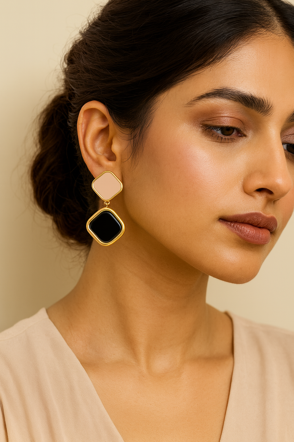 Sunzine Geometric Enamel Dangle Earrings – Black & Blush